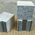 Kaltgeformte Baustoff-Verbundplatte aus Stahl